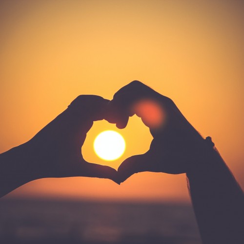 Love under setting sun